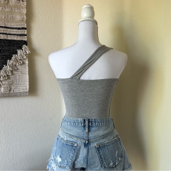 Superdown Sadra One-Shoulder Gray Tank Bodysuit, Like New - Picture 3 of 8